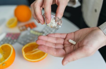 vitamin-D-pills-in-hand