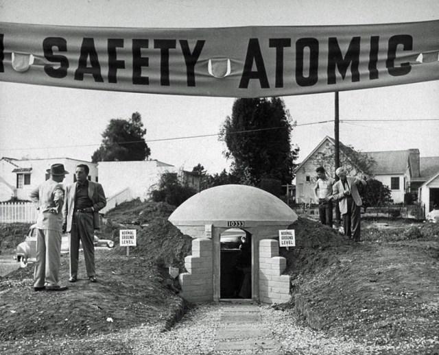 sample-bomb-shelter-at-10333-Santa-Monica-Blvd-Century-City-Los-Angeles-1951