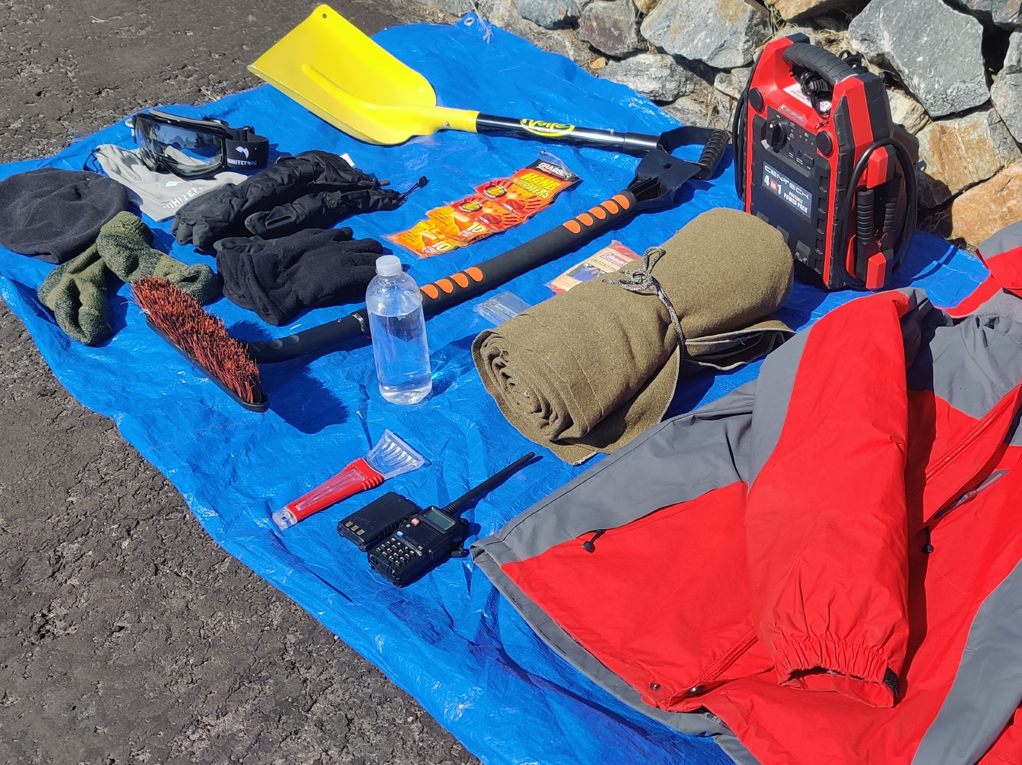 Winter Vehicle Emergency Kit